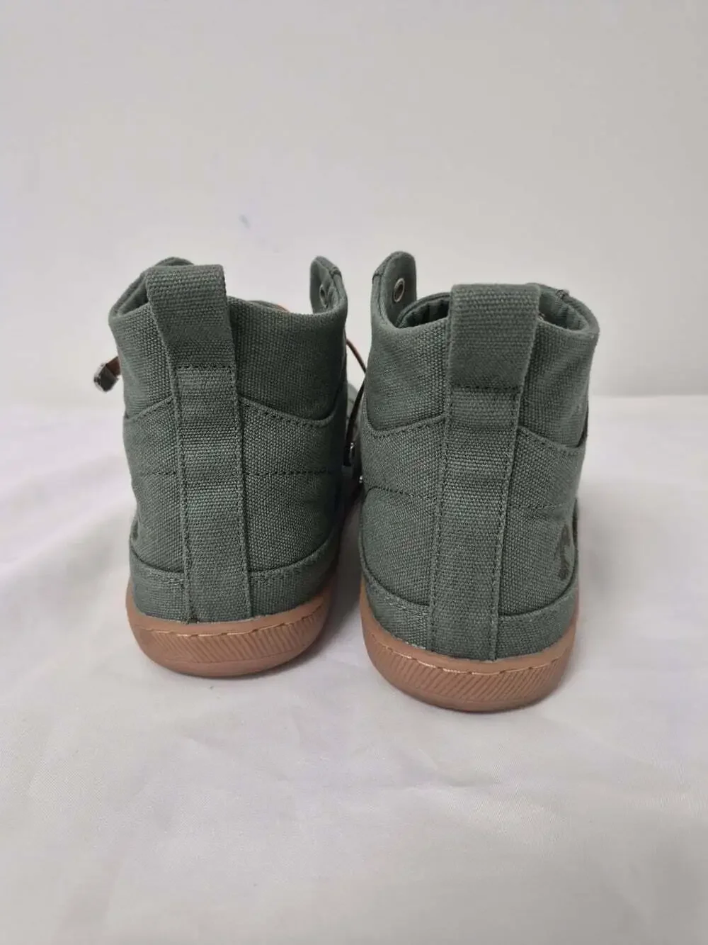 Sold! NWOT Rutsu Original Barefoot Green Canvas Sneakers High Tops sz 39EU 8W